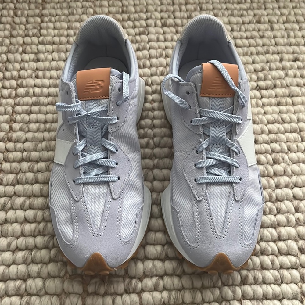 Lavender New Balance tennis shoes Size 9.5